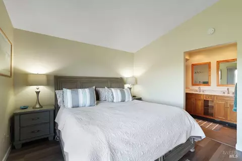 Bedroom - 1000 Topsail Dr, Vallejo, CA 94591 photo 6 of 7