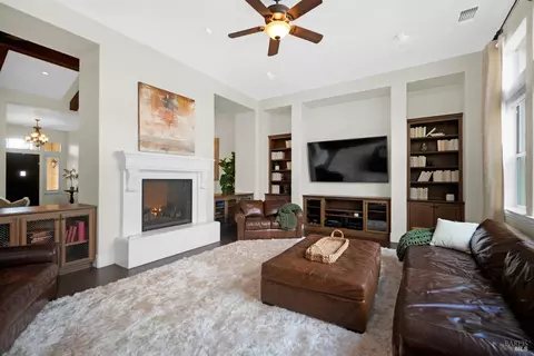 Living - 5335 Boulder Ridge Ct, Fairfield, CA 94534 photo 2 of 6