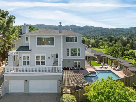 40 Miwok Dr, Novato, CA 94947