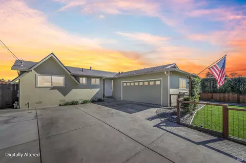 7070 Almond St, Rohnert Park, CA 94928