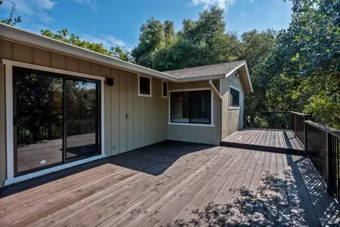 Exterior - 888 Watson Rd, Ukiah, CA 95482 photo 6 of 10