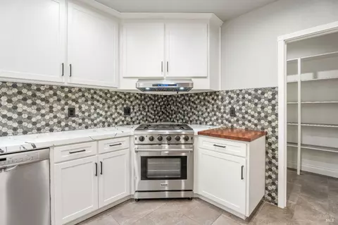 Kitchen - 888 Watson Rd, Ukiah, CA 95482 photo 3 of 3