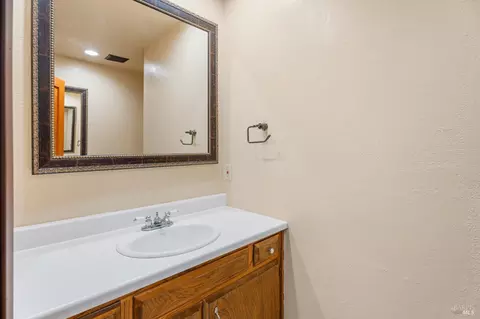 Bath - 888 Watson Rd, Ukiah, CA 95482 photo 6 of 6