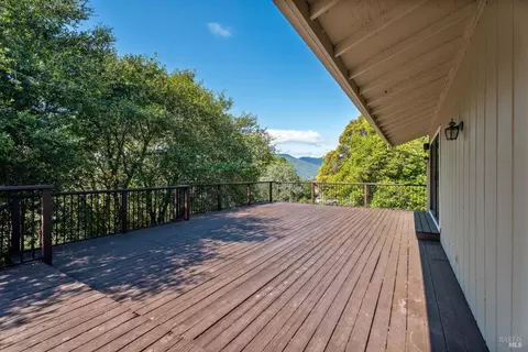 Exterior - 888 Watson Rd, Ukiah, CA 95482 photo 2 of 10