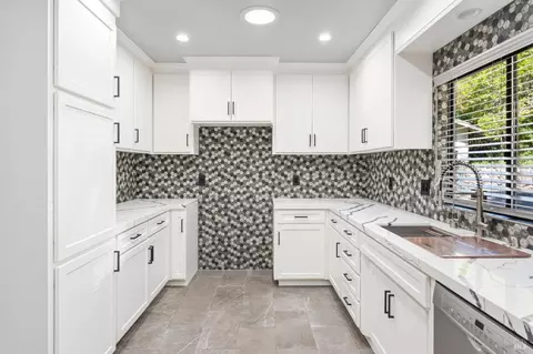 Kitchen - 888 Watson Rd, Ukiah, CA 95482 photo 2 of 3