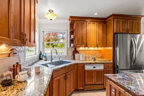 Kitchen - 355 Sky Oaks Dr, Angwin, CA 94508 photo 4 of 8
