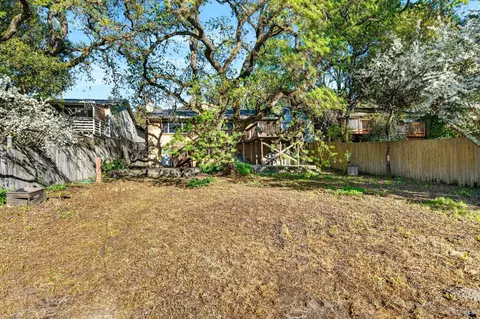 Exterior - 105 Hooker Ave, Sonoma, CA 95476 photo 6 of 12