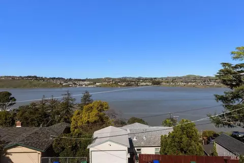 321 Alexander St, Crockett, CA 94525