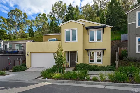 540 Sapphire St, Petaluma, CA 94952