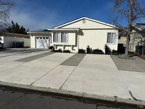 12945 Lakeland St #1, Clearlake Oaks, CA 95423