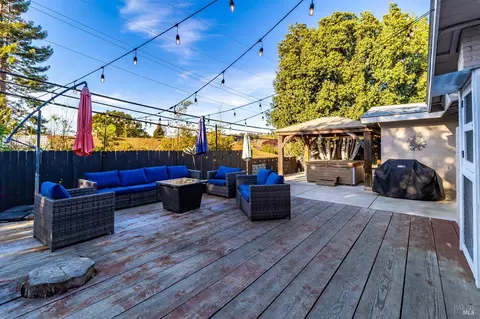 Exterior - 232 Aragon St, Vallejo, CA 94591 photo 6 of 16