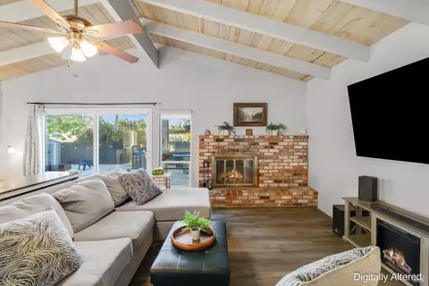 Living - 232 Aragon St, Vallejo, CA 94591 photo 2 of 2