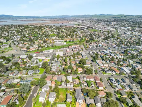 View/Area - 318 Ohio St, Vallejo, CA 94590 photo 9 of 12