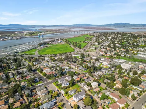 View/Area - 318 Ohio St, Vallejo, CA 94590 photo 10 of 12