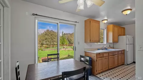Dining - 5932 Fredricks Rd, Sebastopol, CA 95472 photo 2 of 2