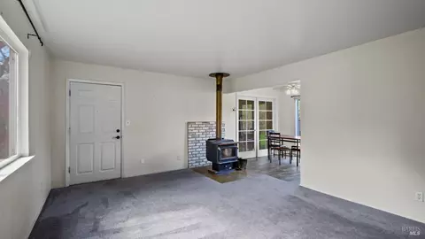Living - 5932 Fredricks Rd, Sebastopol, CA 95472 photo 6 of 7
