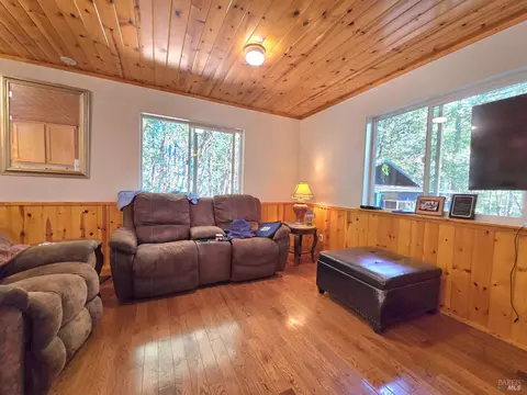 Living - 36193 Covelo Rd, Willits, CA 95490 photo 2 of 3