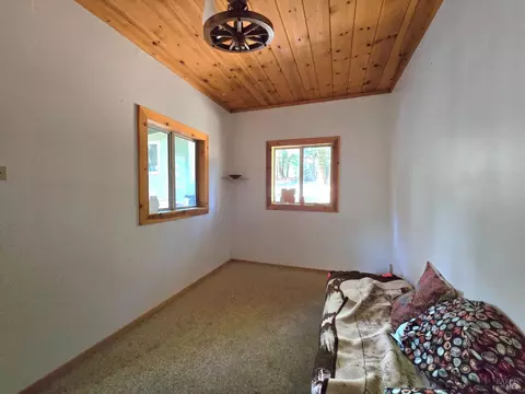 Bedroom - 36193 Covelo Rd, Willits, CA 95490 photo 3 of 3