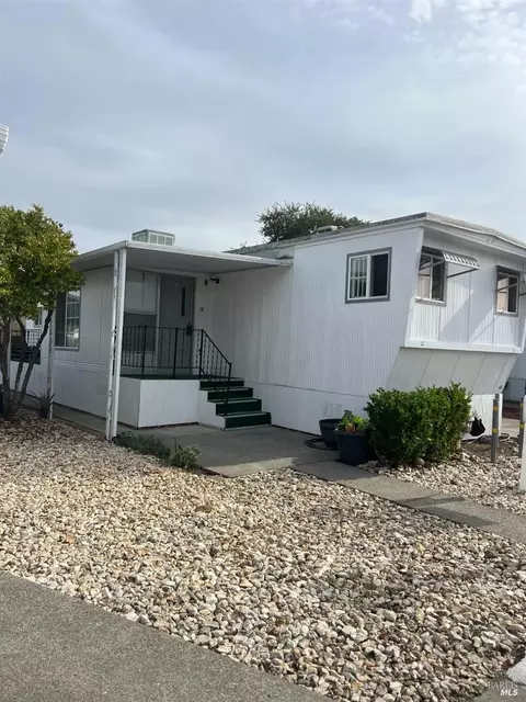 316 Pear Ln, Santa Rosa, CA 95407