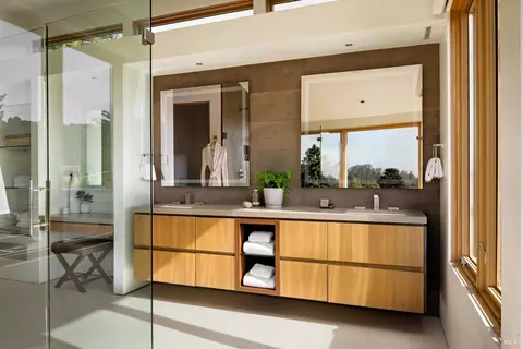 Bath - 2 Upper Alcatraz Pl, Mill Valley, CA 94941 photo 1 of 6