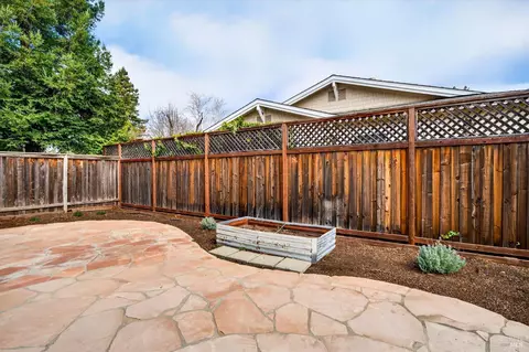 Exterior - 10 Culbertson Ct, Napa, CA 94558 photo 6 of 9