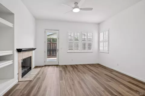 Living - 10 Culbertson Ct, Napa, CA 94558 photo 6 of 7