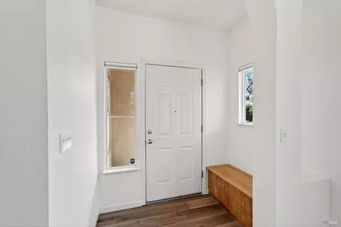 Entry Way - 10 Culbertson Ct, Napa, CA 94558 photo 2 of 3