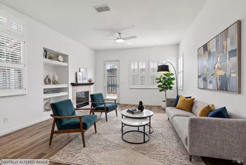 Living - 10 Culbertson Ct, Napa, CA 94558 photo 2 of 7