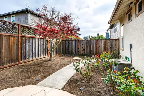 Exterior - 10 Culbertson Ct, Napa, CA 94558 photo 5 of 9