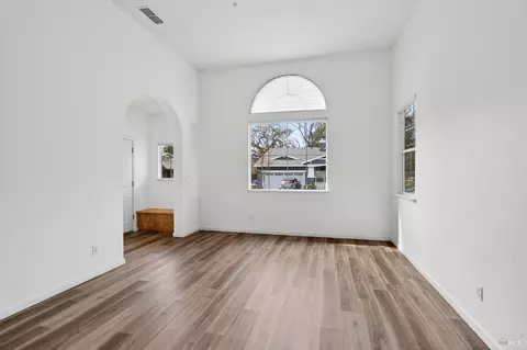 Living - 10 Culbertson Ct, Napa, CA 94558 photo 3 of 7