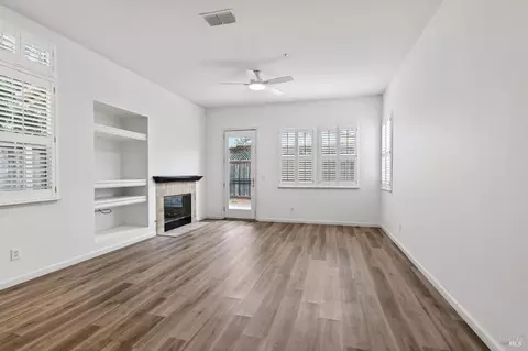 Living - 10 Culbertson Ct, Napa, CA 94558 photo 7 of 7