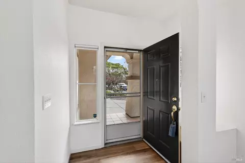Entry Way - 10 Culbertson Ct, Napa, CA 94558 photo 1 of 3
