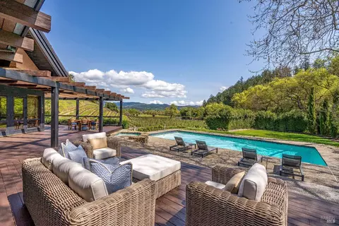 1626 Whitehall Ln, Saint Helena, CA 94574