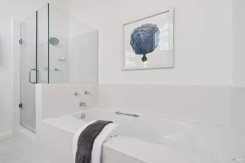 Bath - 11 Gretchen Pl, Greenbrae, CA 94904 photo 2 of 3