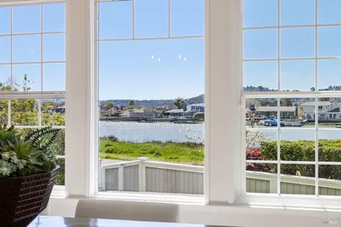 View/Area - 11 Gretchen Pl, Greenbrae, CA 94904 photo 2 of 8