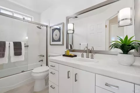 Bath - 11 Gretchen Pl, Greenbrae, CA 94904 photo 3 of 3