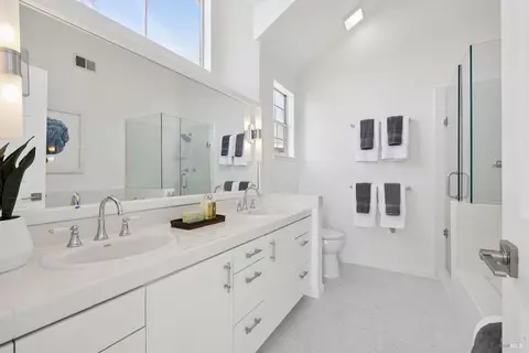 Bath - 11 Gretchen Pl, Greenbrae, CA 94904 photo 1 of 3