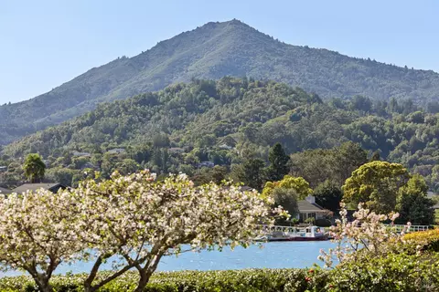 View/Area - 11 Gretchen Pl, Greenbrae, CA 94904 photo 1 of 8