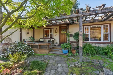 1143 Hudson Ave, Saint Helena, CA 94574