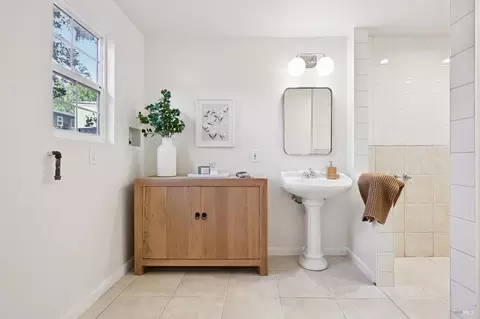 Bath - 404 Spruce St, Mill Valley, CA 94941 photo 1 of 3