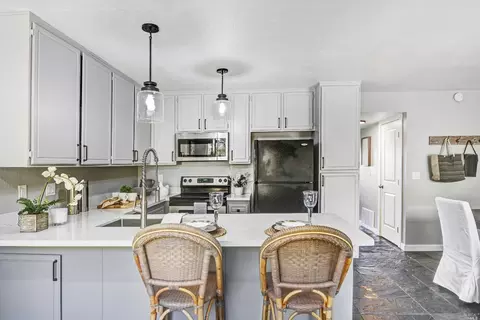 Kitchen - 2016 Clearview Cir, Benicia, CA 94510 photo 3 of 3