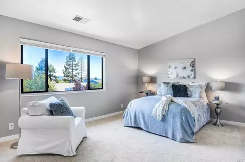 Bedroom - 2016 Clearview Cir, Benicia, CA 94510 photo 5 of 6