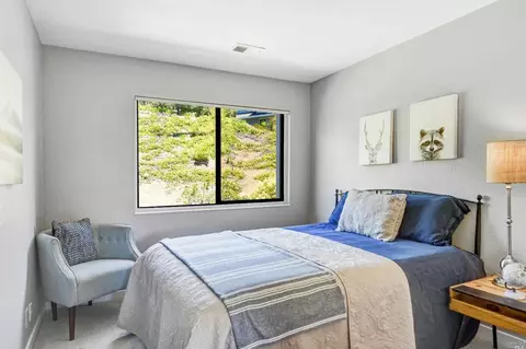 Bedroom - 2016 Clearview Cir, Benicia, CA 94510 photo 3 of 6