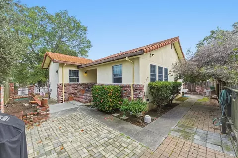 Exterior - 639 E 5th St, Benicia, CA 94510 photo 7 of 11