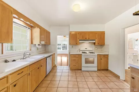 Kitchen - 639 E 5th St, Benicia, CA 94510 photo 3 of 7