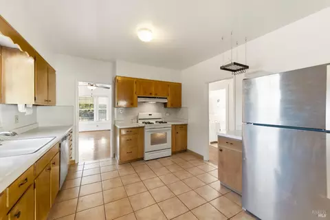Kitchen - 639 E 5th St, Benicia, CA 94510 photo 4 of 7