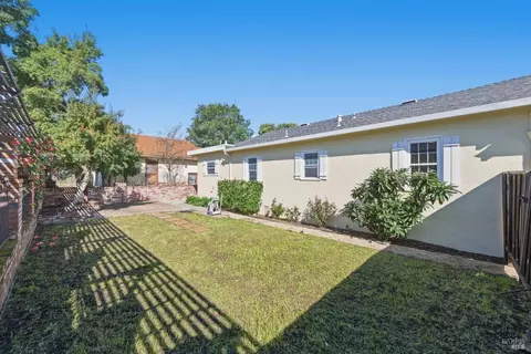Exterior - 639 E 5th St, Benicia, CA 94510 photo 3 of 11