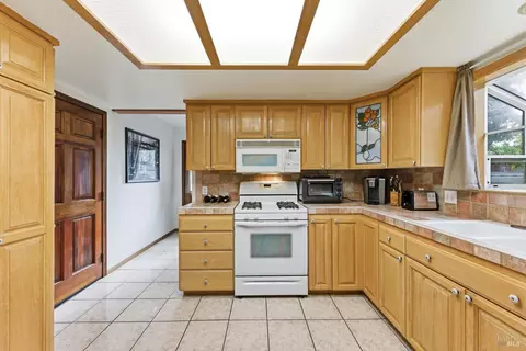 Kitchen - 639 E 5th St, Benicia, CA 94510 photo 7 of 7