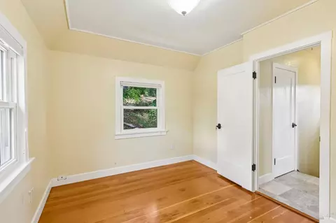 Bedroom - 100 B St, Vallejo, CA 94590 photo 3 of 7