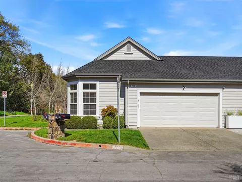 753 Pearl Bailey Ct, Windsor, CA 95492